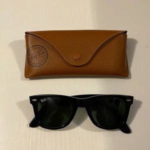 Rayban Classic Wayfarer Sunglasses w/ Case